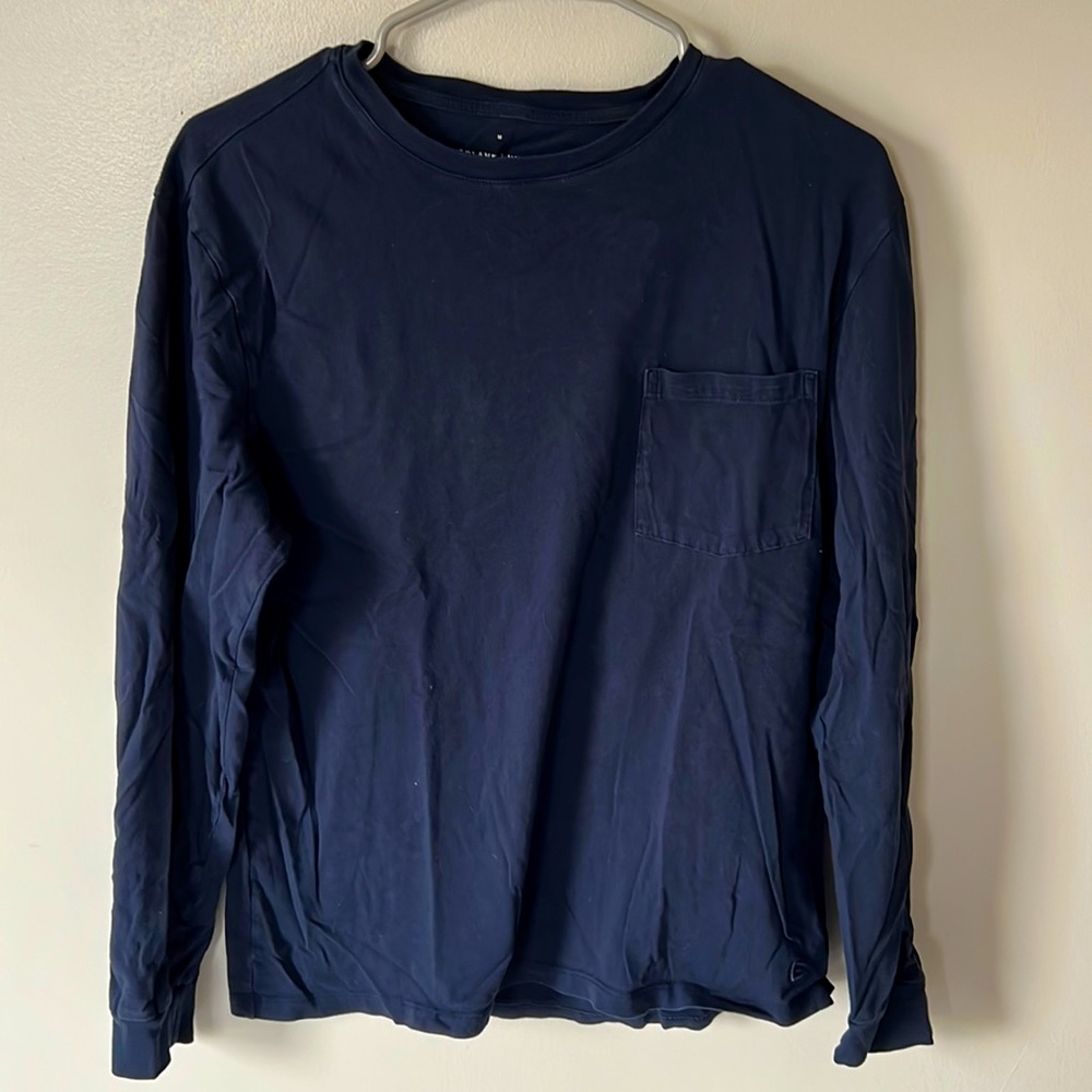 Medium blue everlane organic cotton long sleeve uniform tee